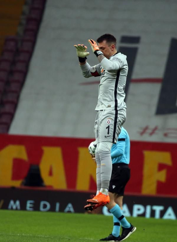 Arda Turan’dan Muslera’ya büyük jest - Resim: 1