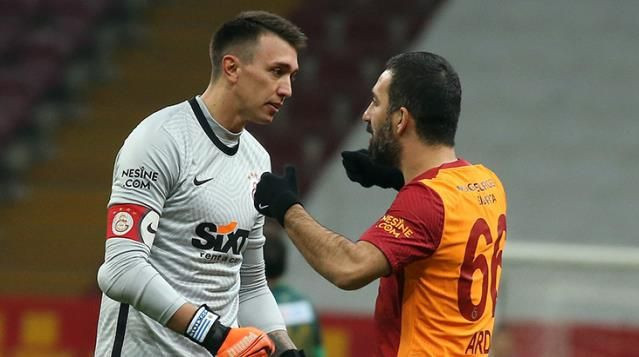 Arda Turan’dan Muslera’ya büyük jest - Resim: 4
