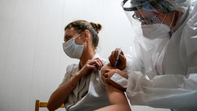 Rus aşısı Sputnik V'nin koruma süresi dikkat çekti