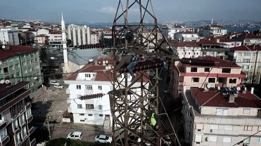 İstanbul'da bu görüntü tarih oluyor! Dev direkler kaldırılıyor - Resim: 3