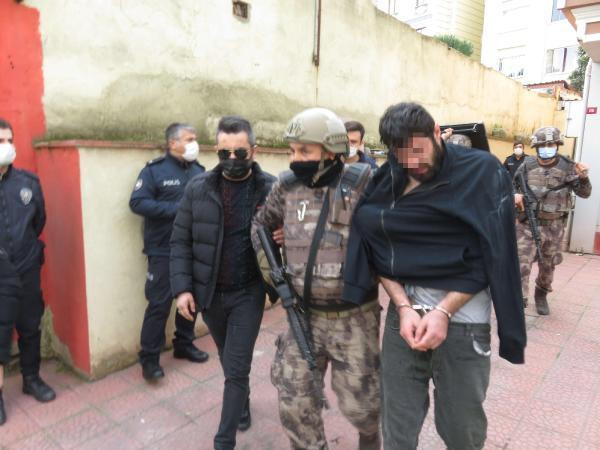 Ataşehir’de intihar girişimi! Özel harekat ekipleri sevk edildi - Resim: 4