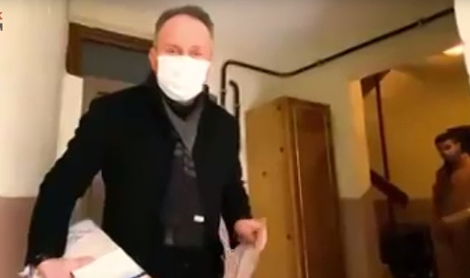 Kapı kapı karne dağıtan AK Partili isimden açıklama