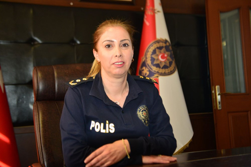 Şehit polisin kızı Adana'nın ilk kadın ilçe emniyet müdürü oldu