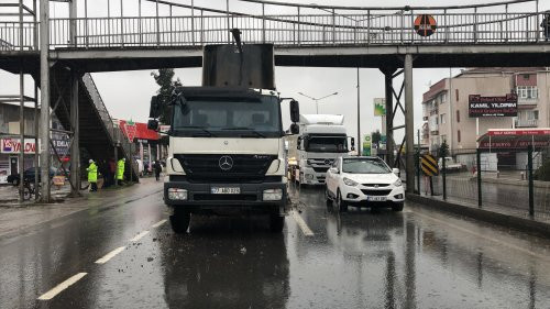Yine bir harfiyat kamyonu, yine bir üst geçit ve yine aynı manzara - Resim: 3