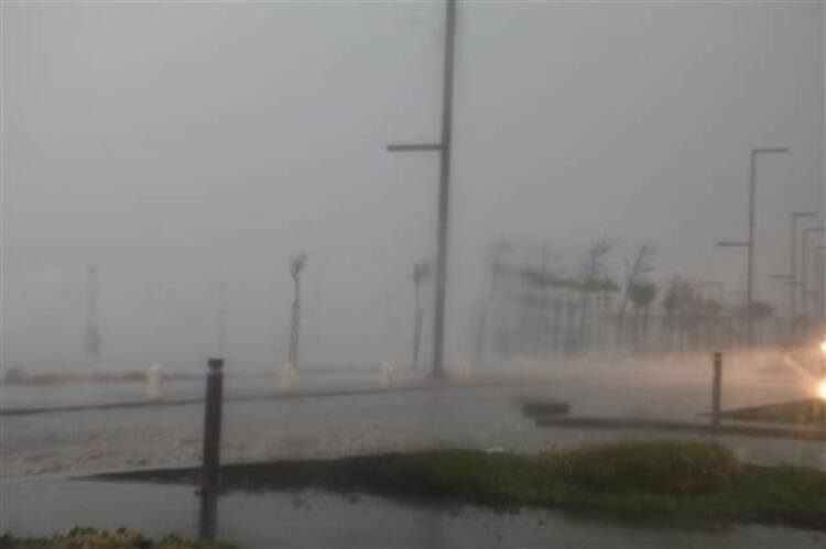 Antalya'da inanılmaz olay! Fırtına balığı balkona uçurdu - Resim: 2