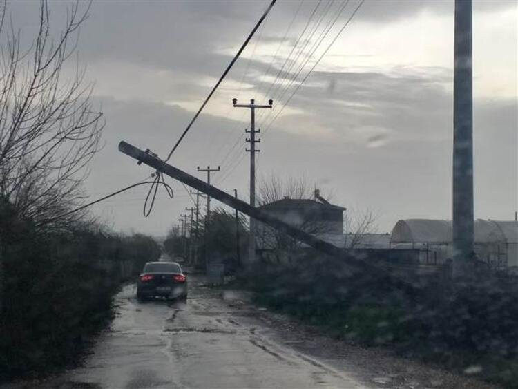 Antalya'da inanılmaz olay! Fırtına balığı balkona uçurdu - Resim: 4