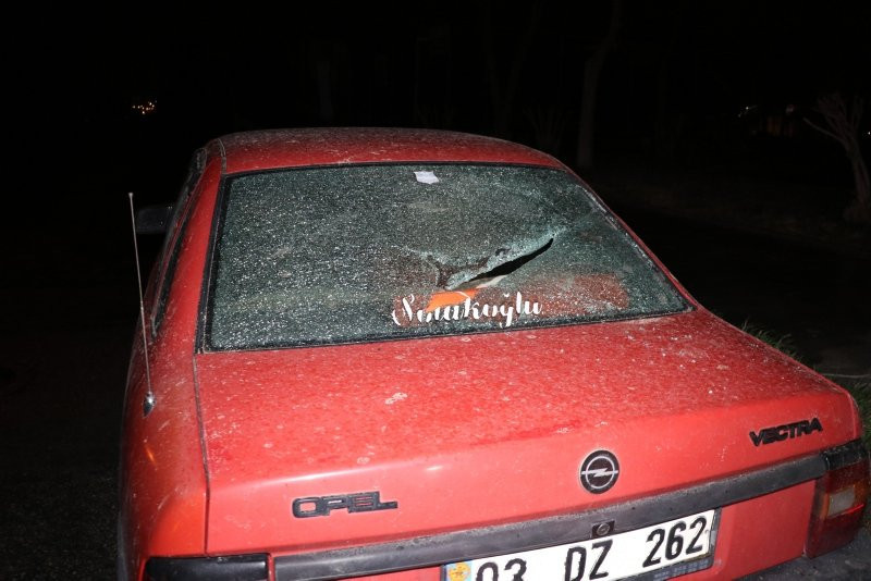 Ege'yi fırtına vurdu! Çatılar uçtu, ağaçlar devrildi! - Resim: 2