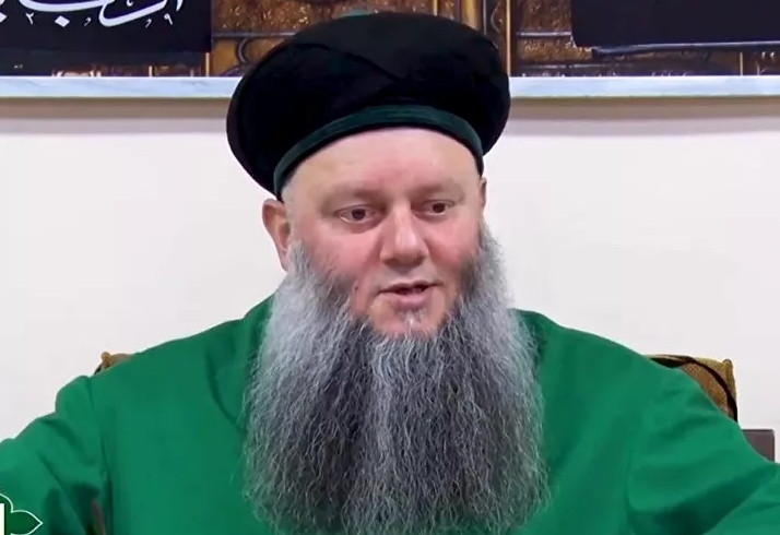 Sözde şeyhin yasa dışı mezarından mezarlığa taşındı