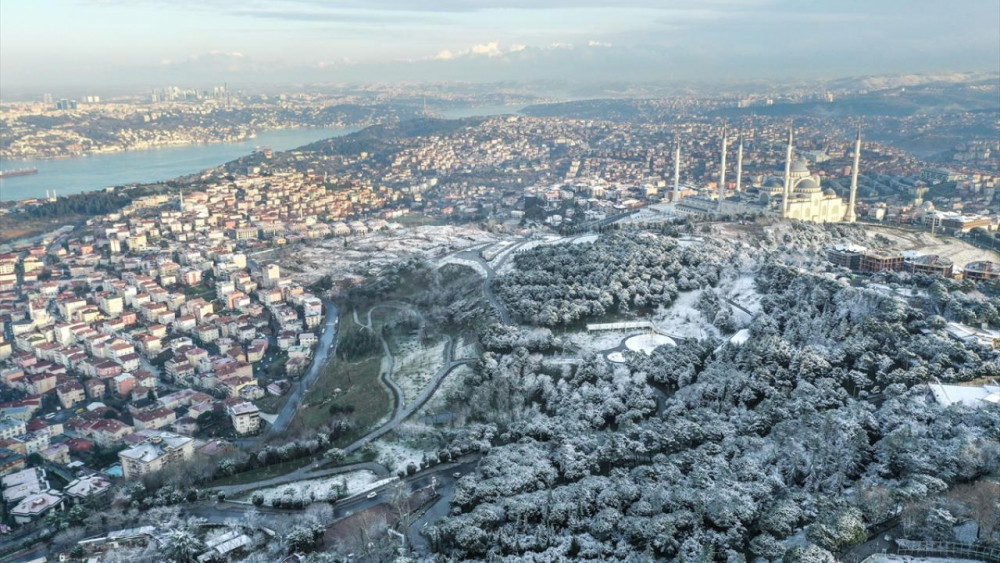 İstanbul'un ''çatısı'' Çamlıca bembeyaz! - Resim: 2