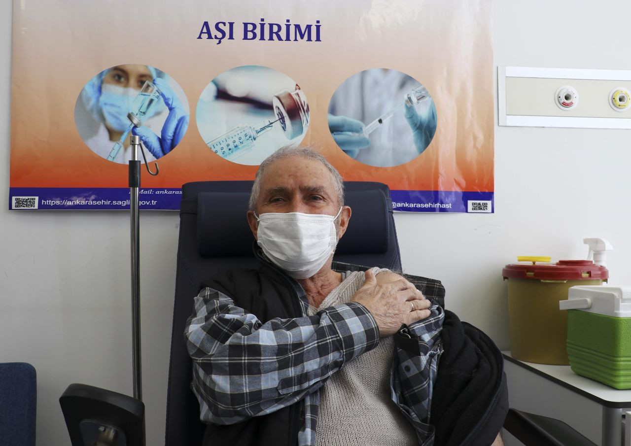 75 yaş üzeri vatandaşların aşılanmasına başlandı