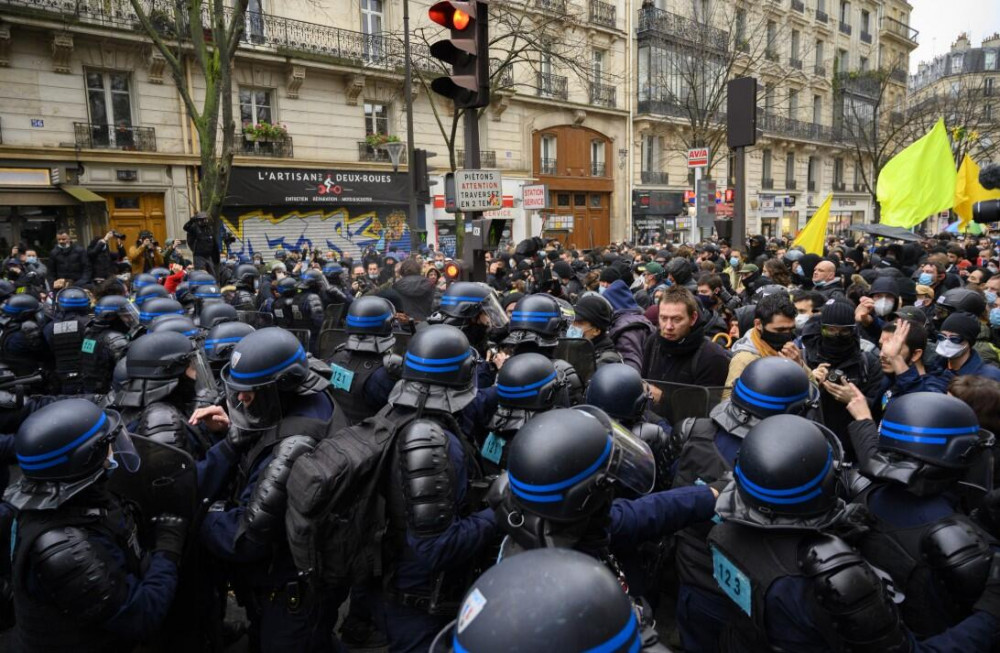 Fransa'da güvenlik yasa tasarısı karşıtı protestolar devam ediyor - Resim: 4