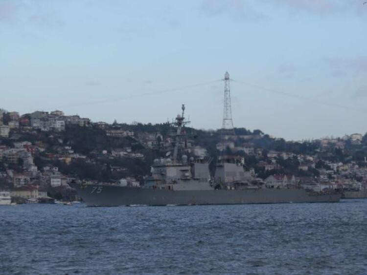 İstanbul Boğazı'ndan geçen Amerikan gemisinde dikkat çeken görüntü - Resim: 3