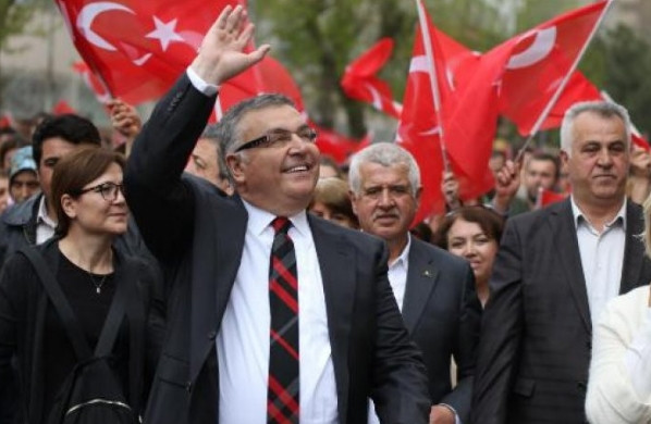 CHP'den istifa eden belediye başkanı partiye geri dönüyor