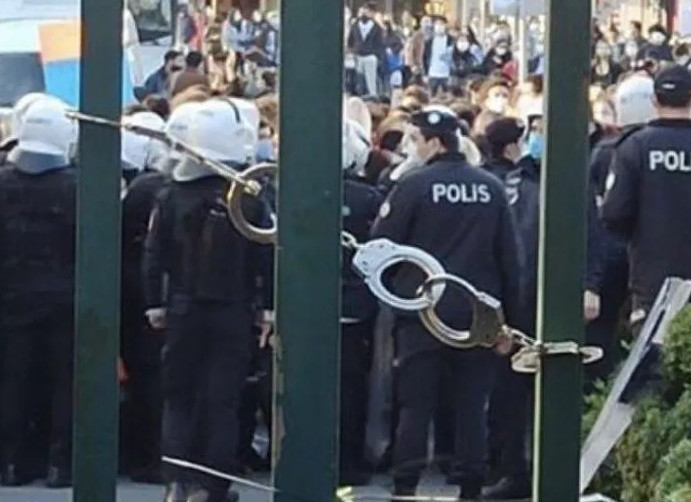 CHP'den tutuklu Boğaziçi Üniversitesililere ziyaret