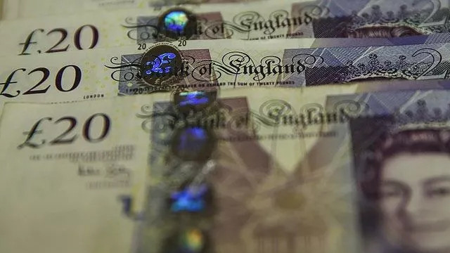 İngiliz sterlini ABD doları karşısında son 3 yılın en yüksek seviyesinde