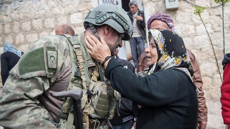 New York Times: Suriyelilere yardım eden tek ülke Türkiye