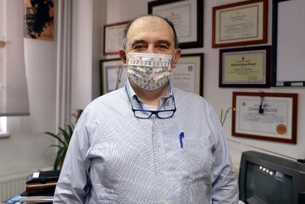 Bilim Kurulu Üyesi Kara'dan ''çift maske'' açıklaması