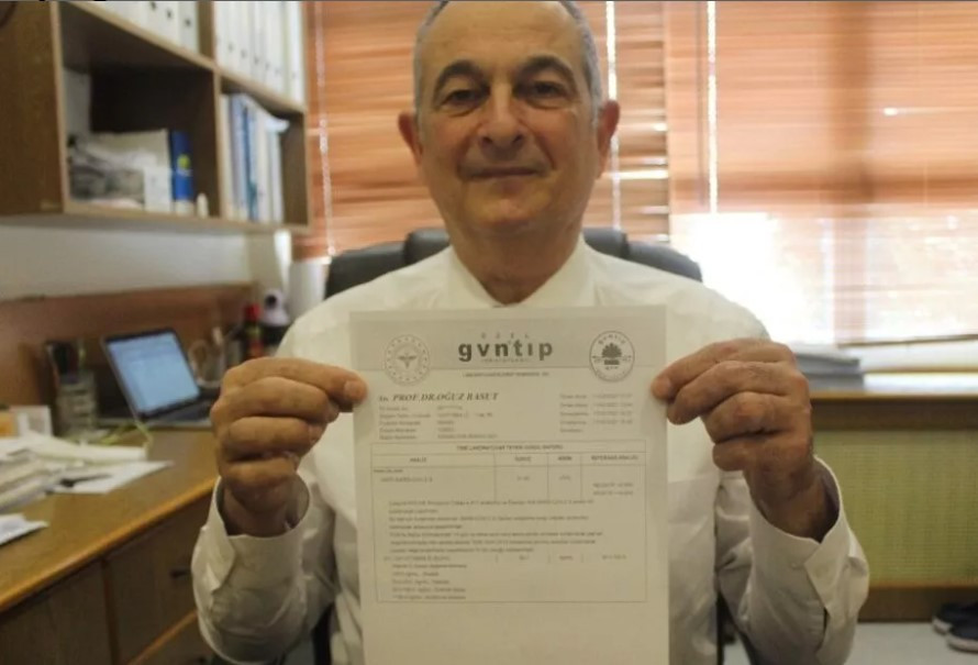 Aşı yaptıran profesörün antikor sonuçlarını gören fikrini değiştirdi
