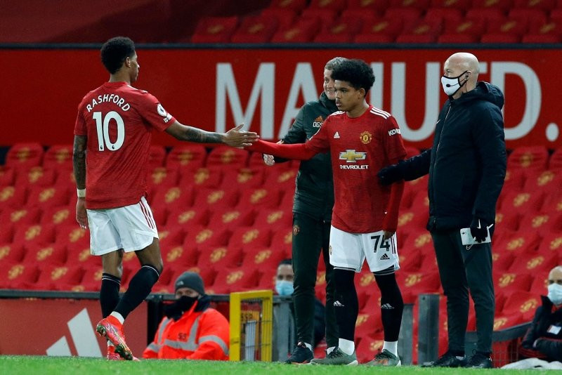 Futbolun ''muhteşem çocuğu'' ilk Premier lig maçına çıktı - Resim: 3