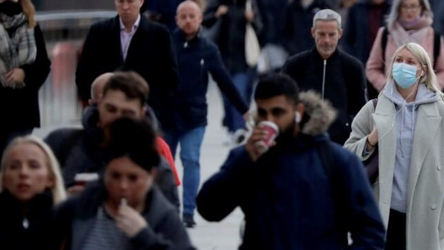İngiltere'de aşılama sonrası yasaklar gevşetiliyor