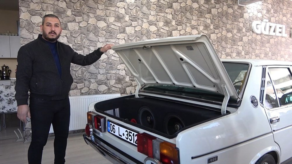 Türkiye'nin efsane otomobilleri fabrikadan çıktığı gibi orijinal duruyorlar!