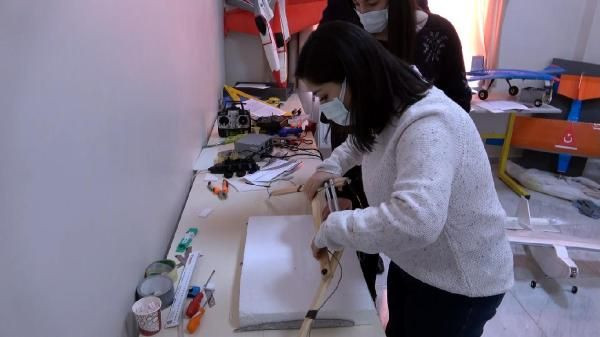 Ercişli 2 kız öğrenci, insansız model uçak yaptı - Resim: 4