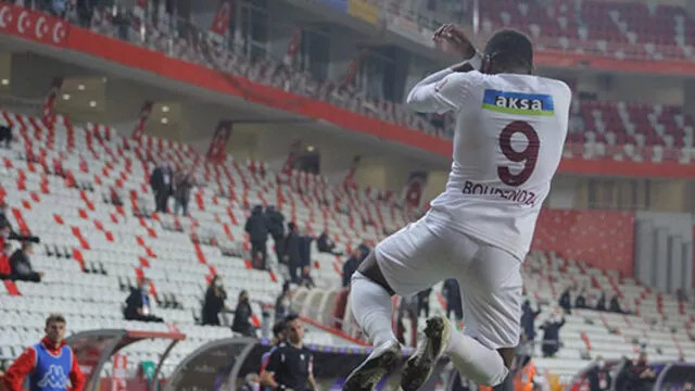 Hatayspor açıkladı: Fenerbahçe Boupendza için iyi teklif yaptı