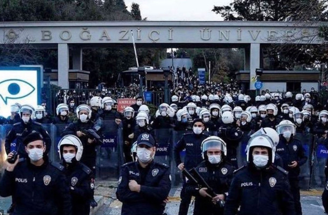 AK Parti'ye en yakın isimden Erdoğan’ı kızdıracak Boğaziçi çıkışı