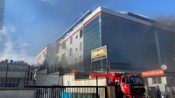 İstanbul'da fabrikada korkutan yangın - Resim : 2