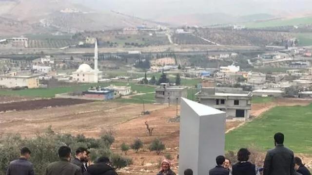 Şanlıurfa'da metal blok nöbeti: Gökyüzüne bak, ayı gör