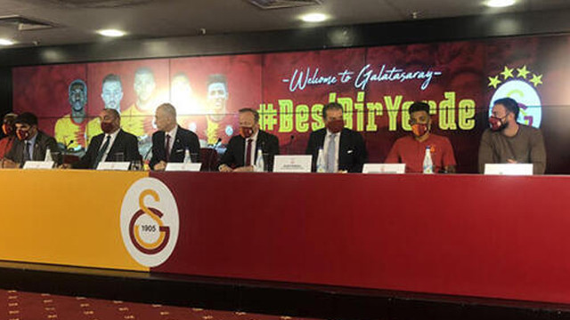 Galatasaray'da yeni transferler için imza töreni düzenlendi