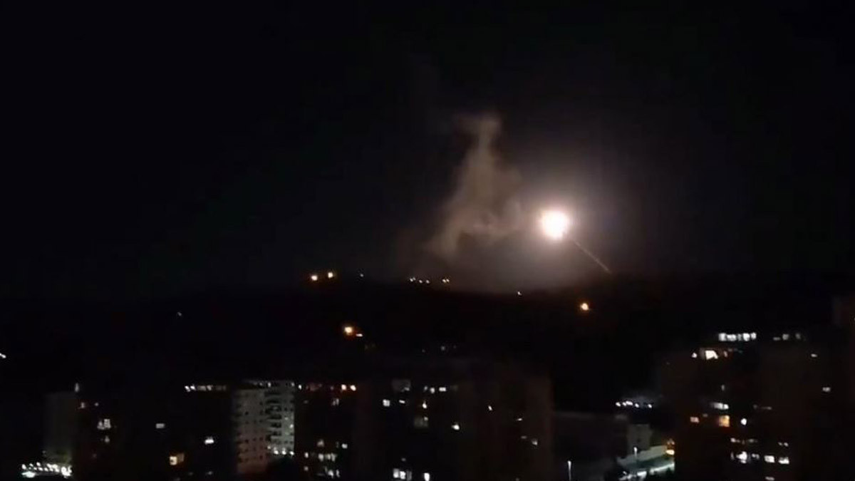 Suriye, İsrail füzelerine karşılık verdi