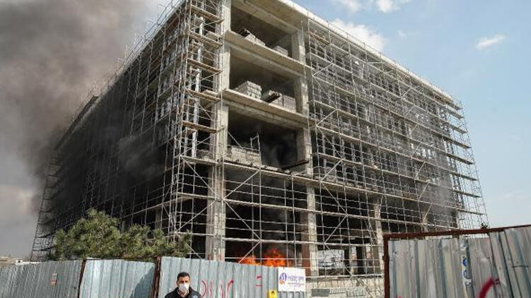 İstanbul'da inşaatta yangın paniği