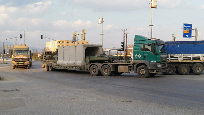 TSK'den Suriye sınırına tank sevkiyatı