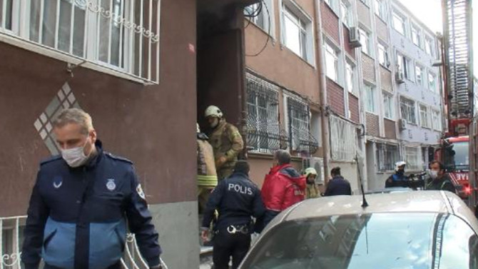 İstanbul'da 4 katlı binada yangın paniği