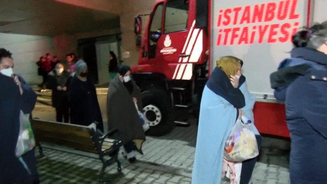 İstanbul'da hastanede yangın; hastalar tahliye edildi!