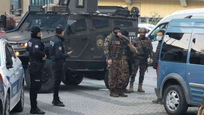 İstanbul'da 4 saat süren rehine krizi! Eşine kabusu yaşattı