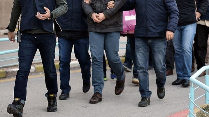2'si DEAŞ'lı 3 kişi yakalandı