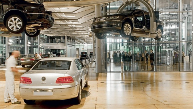 Volkswagen ile Tesla büyük rekabete hazırlanıyor
