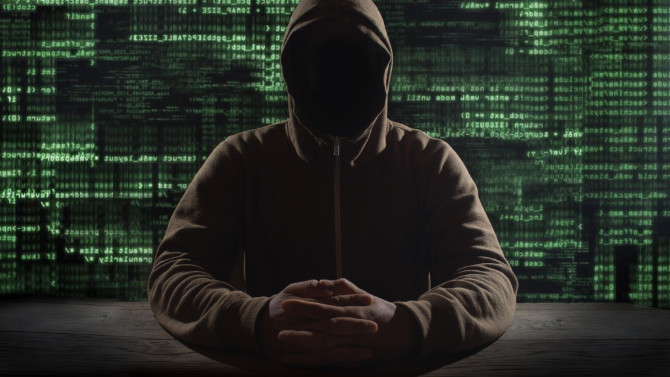 Ünlülerin kabusu olan hackera ağır ceza!