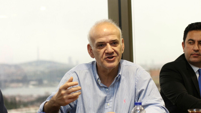 Ahmet Çakar'dan hakkınızı helal edin mesajı