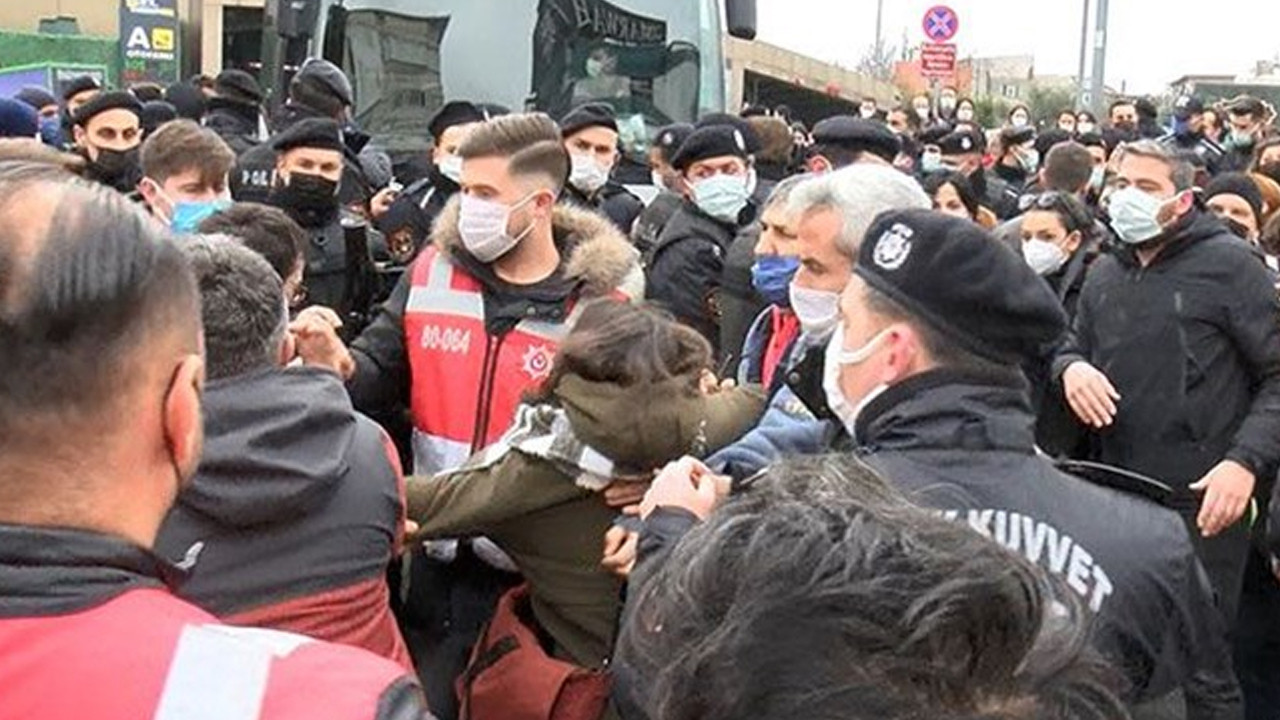 Adliye önünde Boğaziçi öğrencilerine gözaltı
