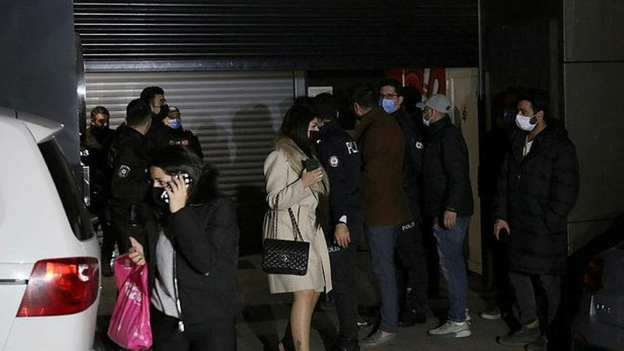 İstanbul'da ''kepenk altı'' koronavirüs partisi baskını