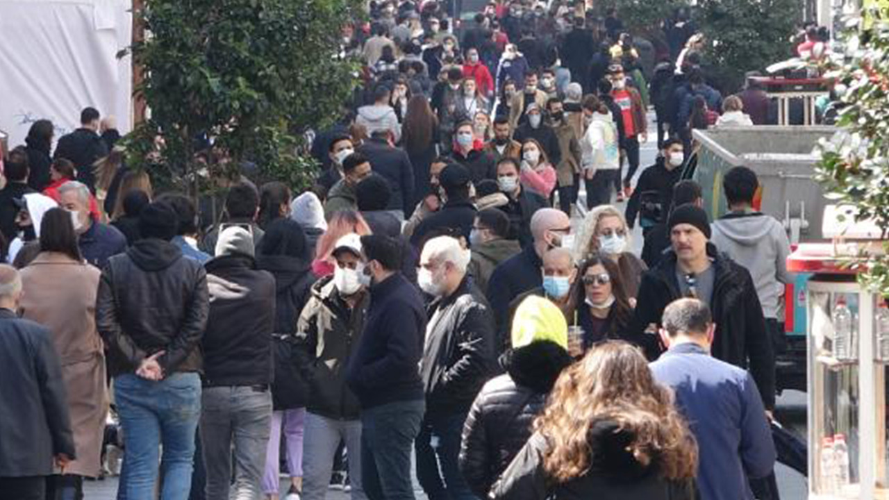 İstanbullu koronavirüs dinlemedi! Her yer tıklım tıklım