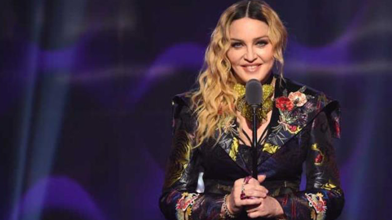 Madonna'dan Atatürk'lü, AHBAP'lı Türkiye'ye yardım paylaşımı