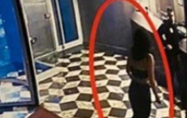 Yer: İstanbul... Otelin ortasında çırılçıplak soyunan kadına ceza - Resim: 4