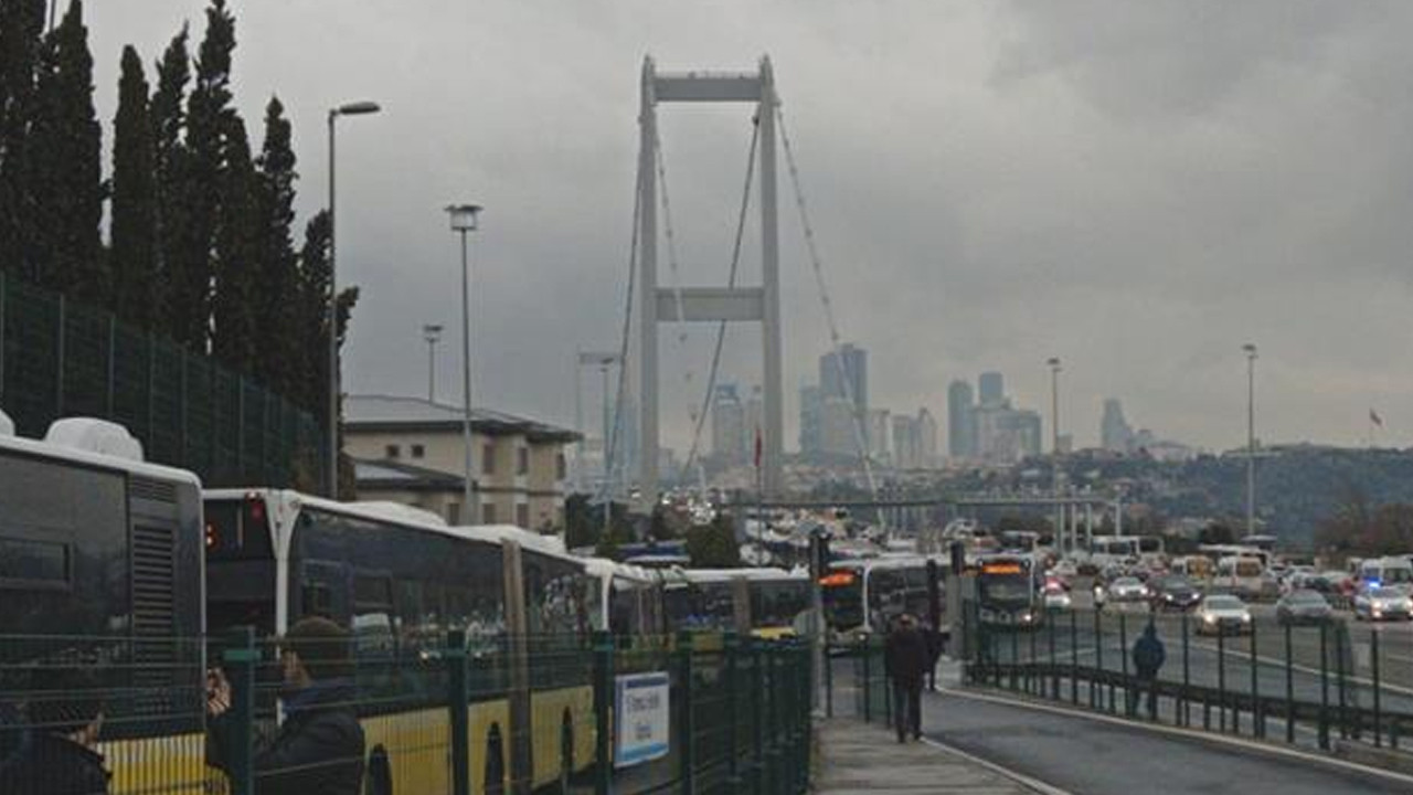 İstanbul'da metrobüs seferlerinde aksama