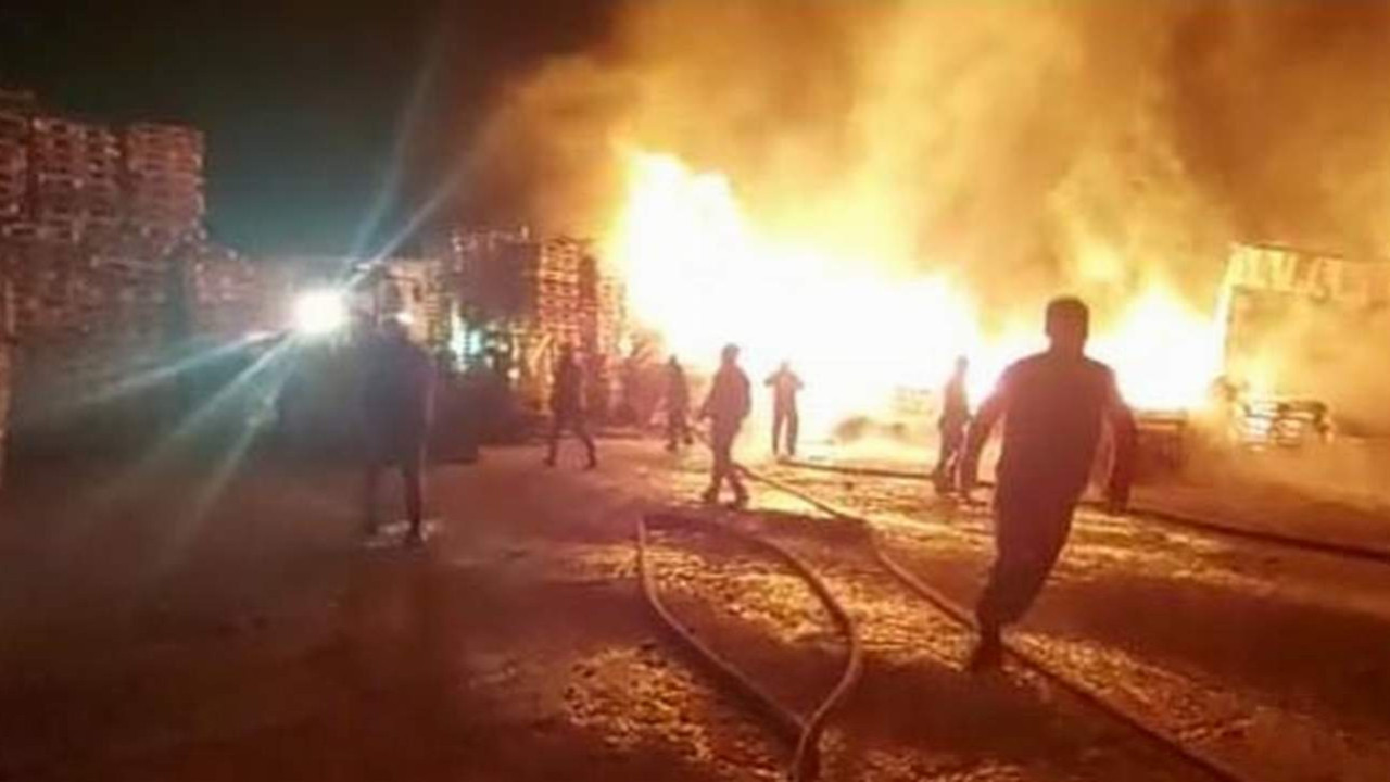 Gebze'de korku dolu gece! Alevler gökyüzünü sardı