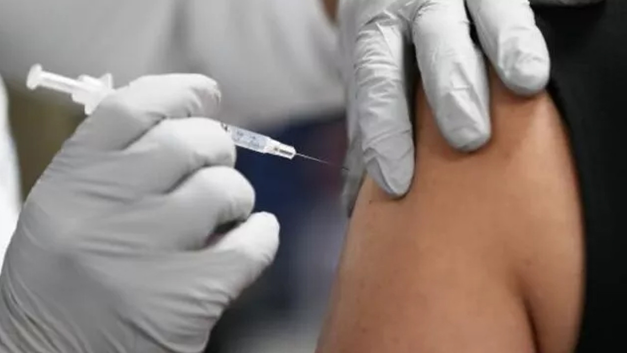 Bilim Kurulu üyesi Akın: Aşı günü belki oruç tutulmayabilir