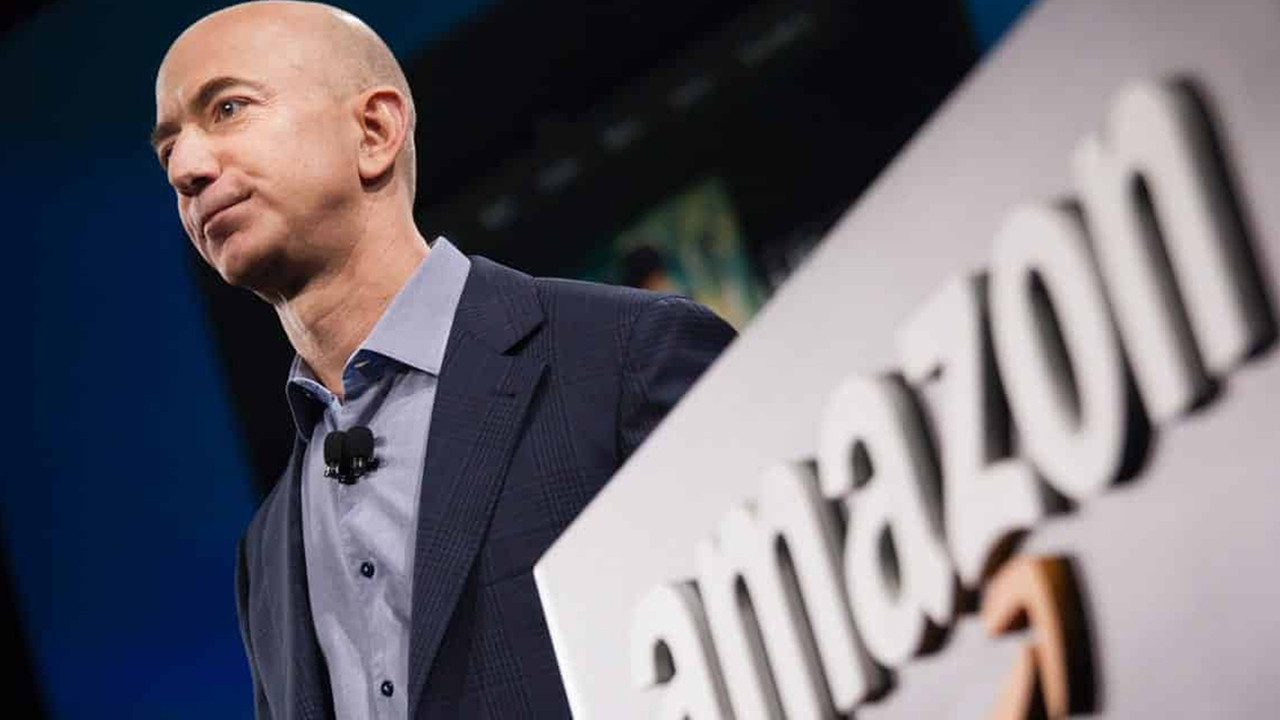Amazon'un kurucusu Jeff Bezos görevini bıraktı